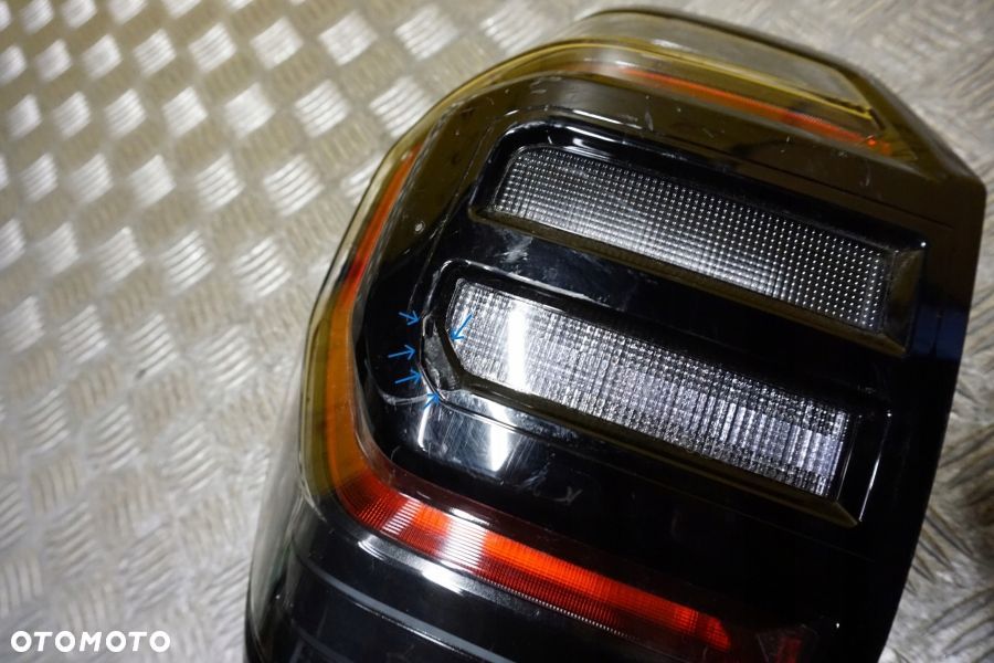 TOYOTA 4RUNNER 2025 - LAMPA TYŁ LEWA TYLNA LED USA - 5