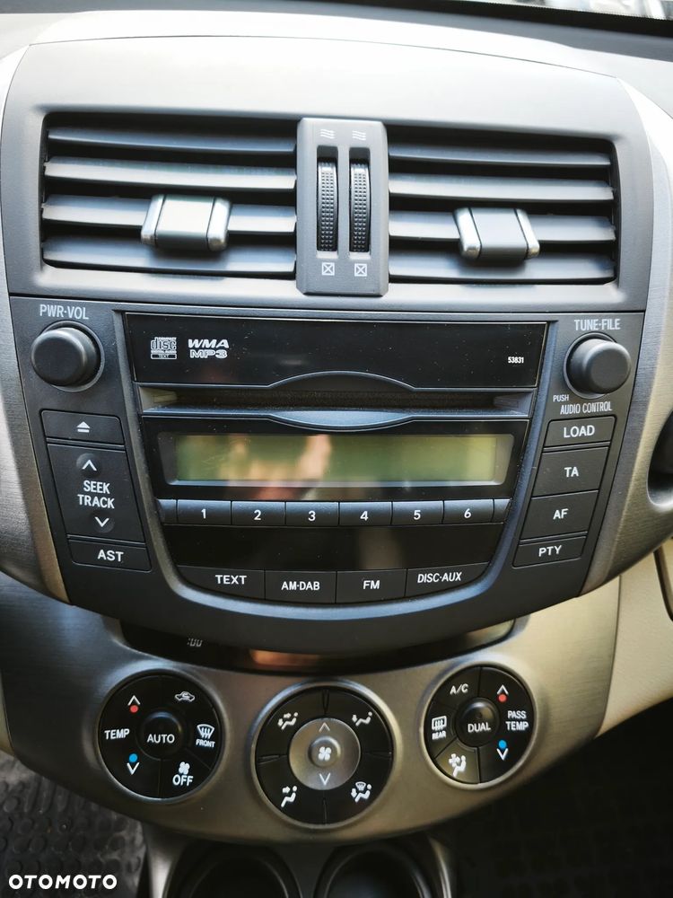 Toyota RAV4 2.2 D-4D Prestige - 18
