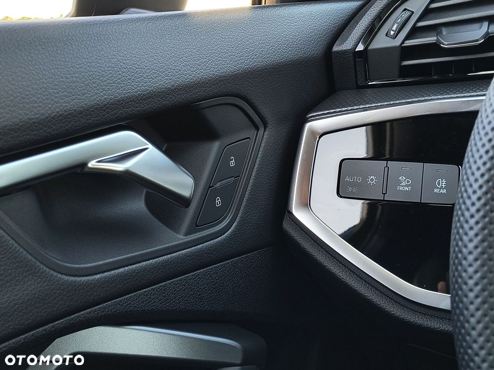 Audi Q3 Sportback - 13