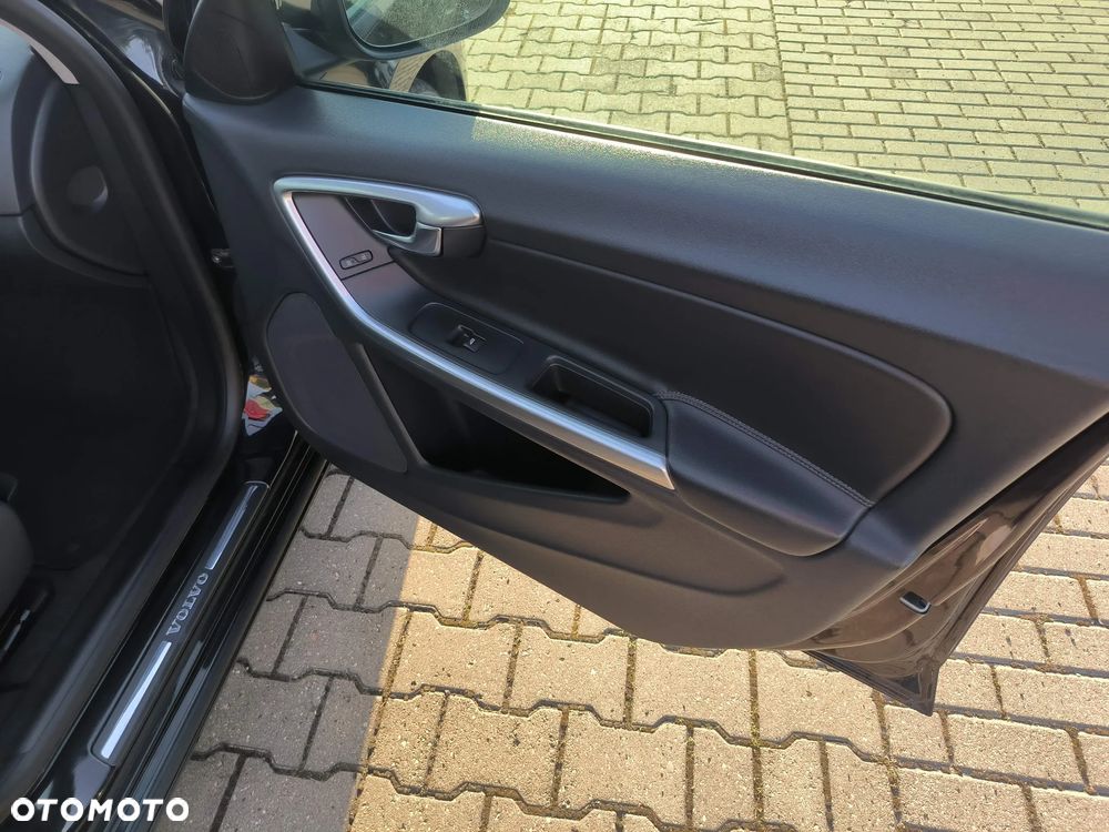 Volvo V60 D2 Drive-E Dynamic Edition (Kinetic) - 24