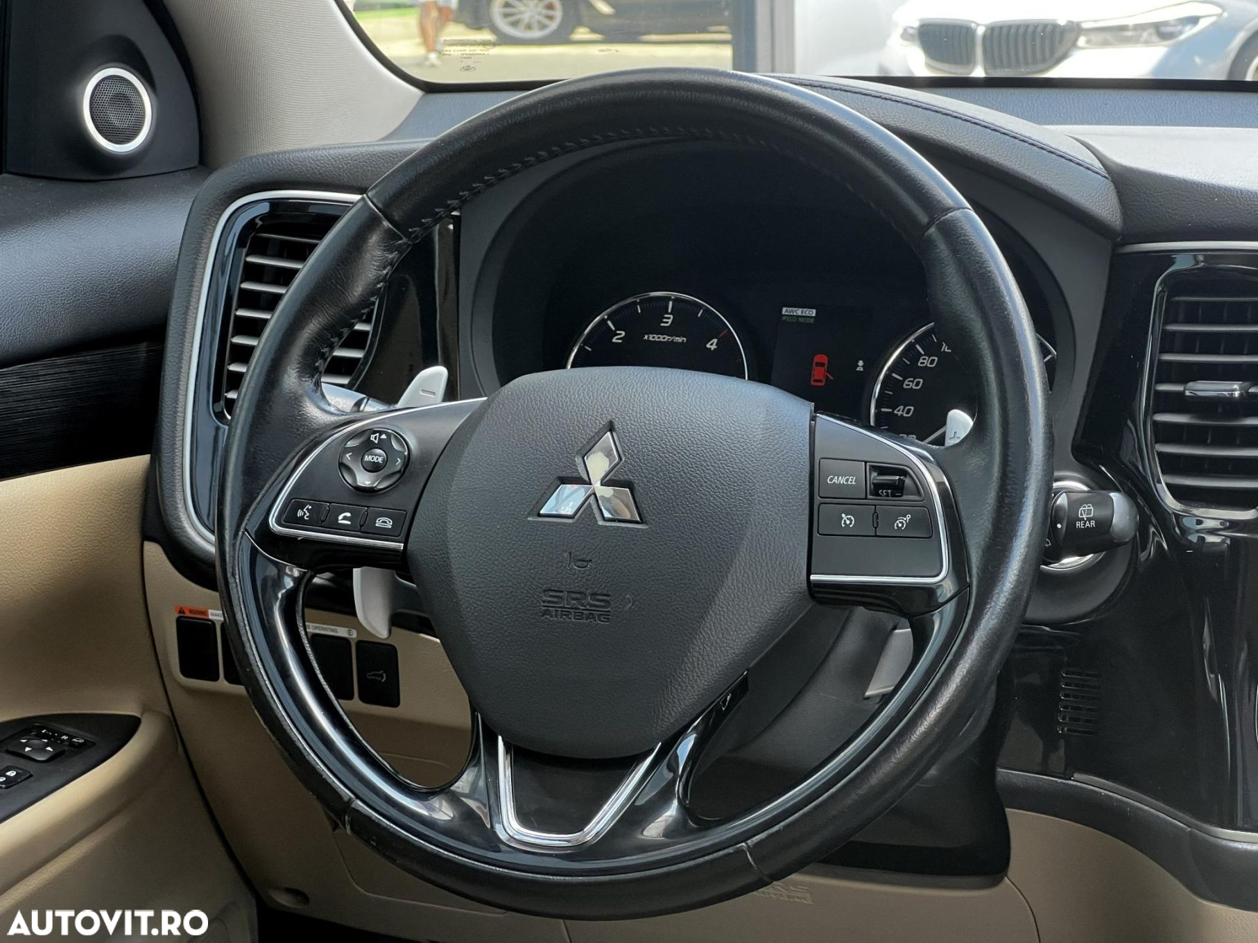 Mitsubishi Outlander - 10
