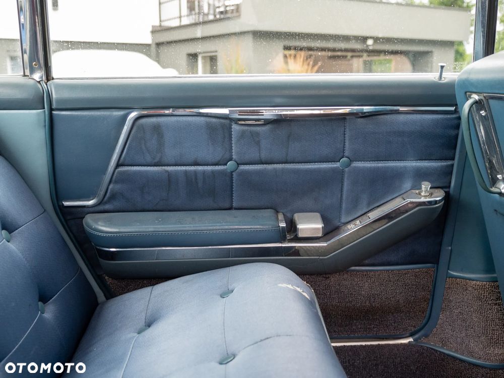 Cadillac Deville - 16