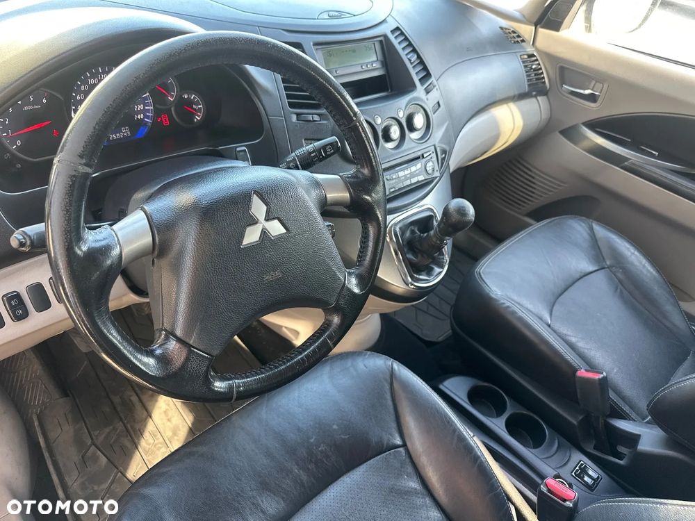 Mitsubishi Grandis 2.0 DID Instyle - 18
