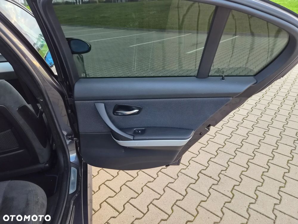 BMW Seria 3 - 25
