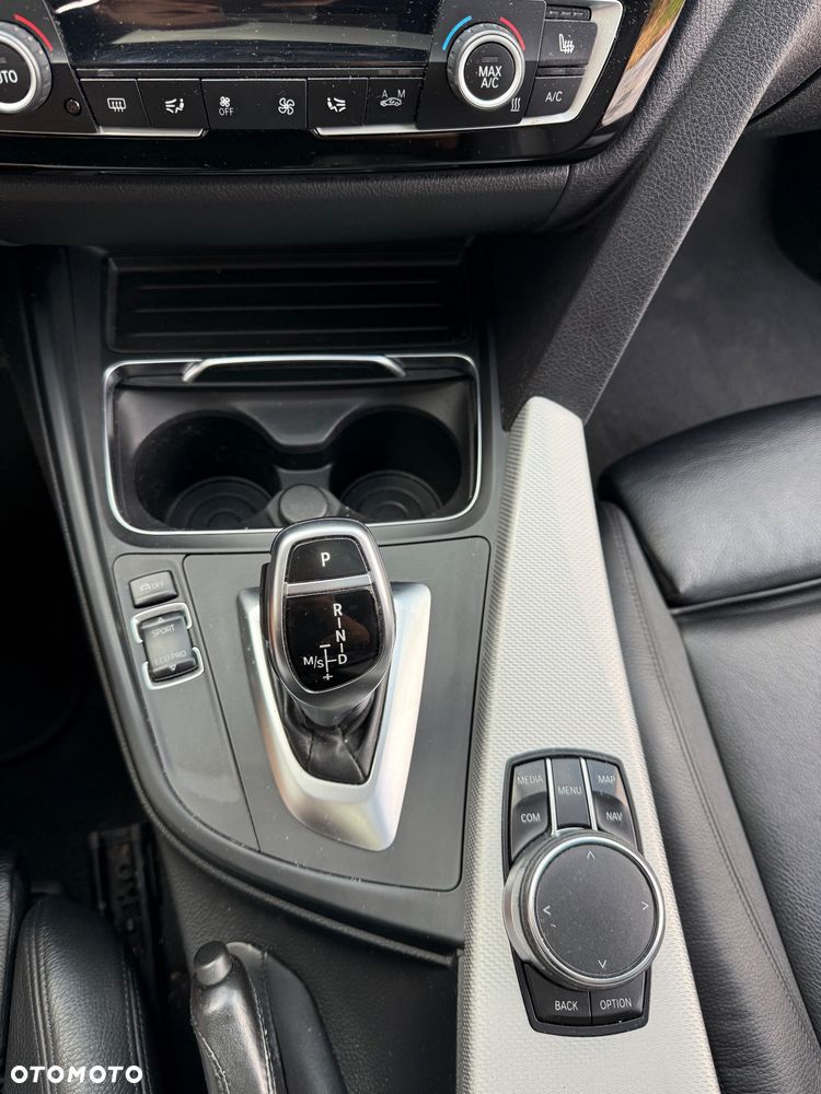 BMW Seria 3 320d M Sport - 16