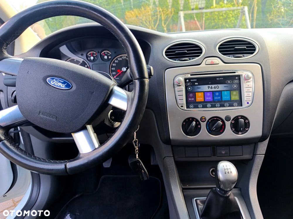Ford Focus 1.4 16V Style+ - 34