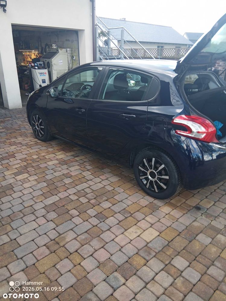 Peugeot 208 - 3