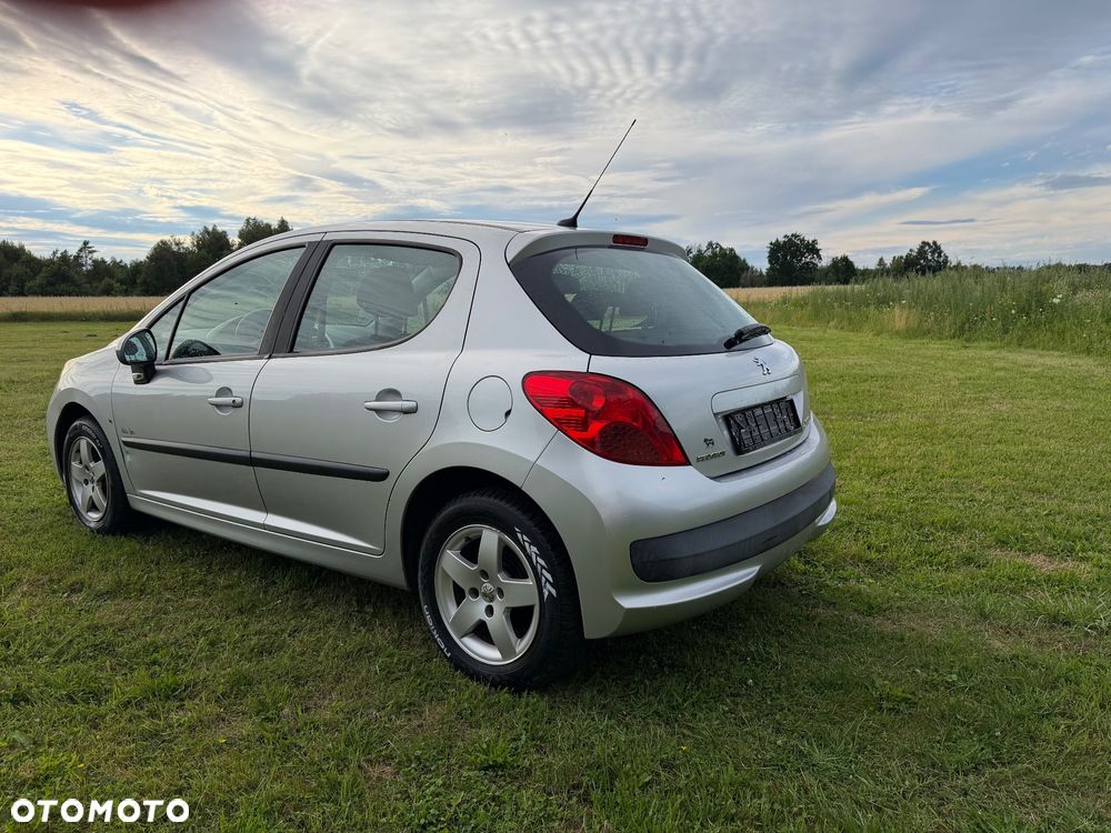 Peugeot 207 - 7