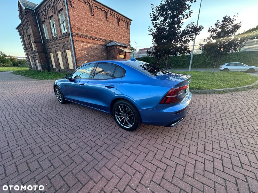 Volvo S60 T6 AWD R-Design - 3