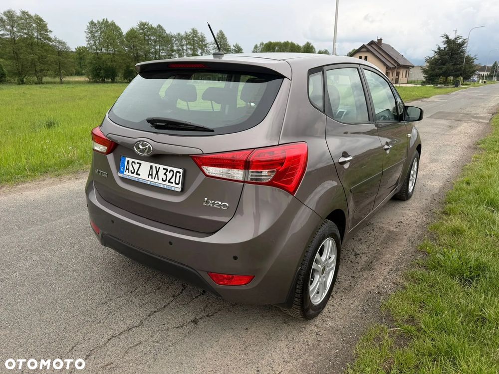 Hyundai ix20 1.6 blue Trend - 12