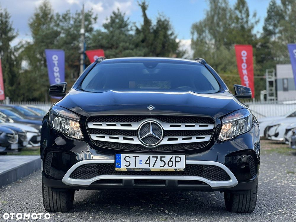 Mercedes-Benz GLA 180 7G-DCT - 4