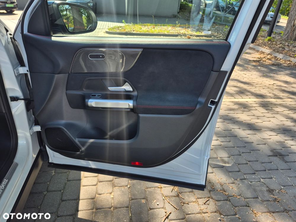 Mercedes-Benz GLB 200 7G-DCT - 29