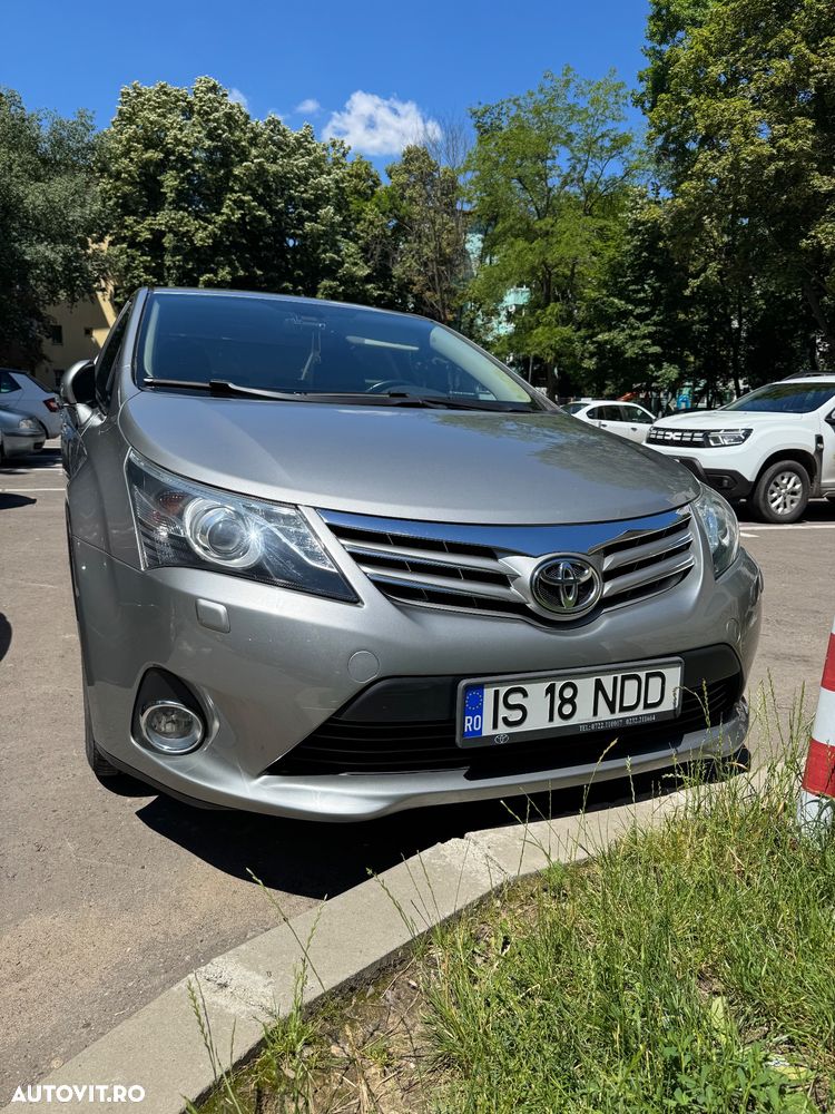 TOYOTA Avensis 2013