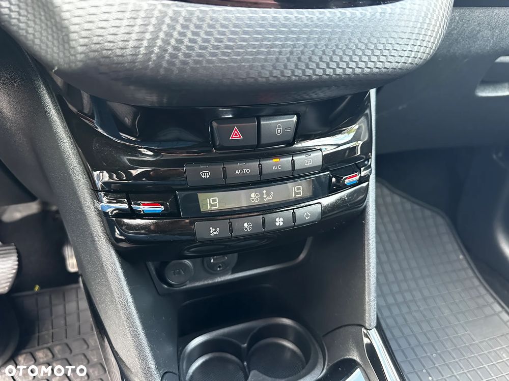 Peugeot 2008 - 15
