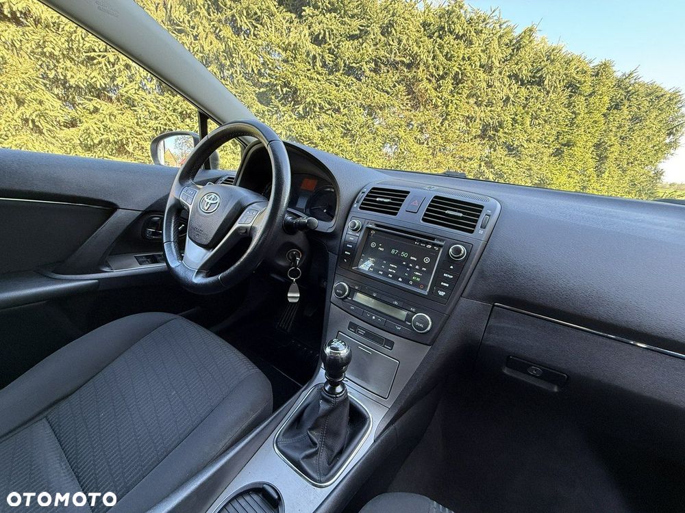 Toyota Avensis 1.8 Style - 17