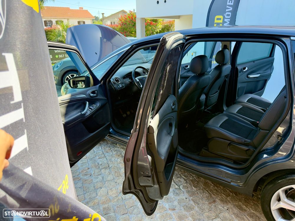 Ford S-Max 2.0 TDCi Titanium 7L - 34