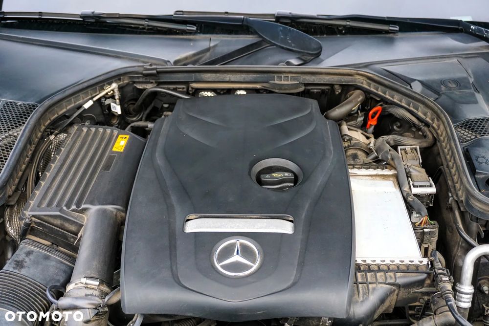 Mercedes-Benz Klasa C 180 AMG Line - 9