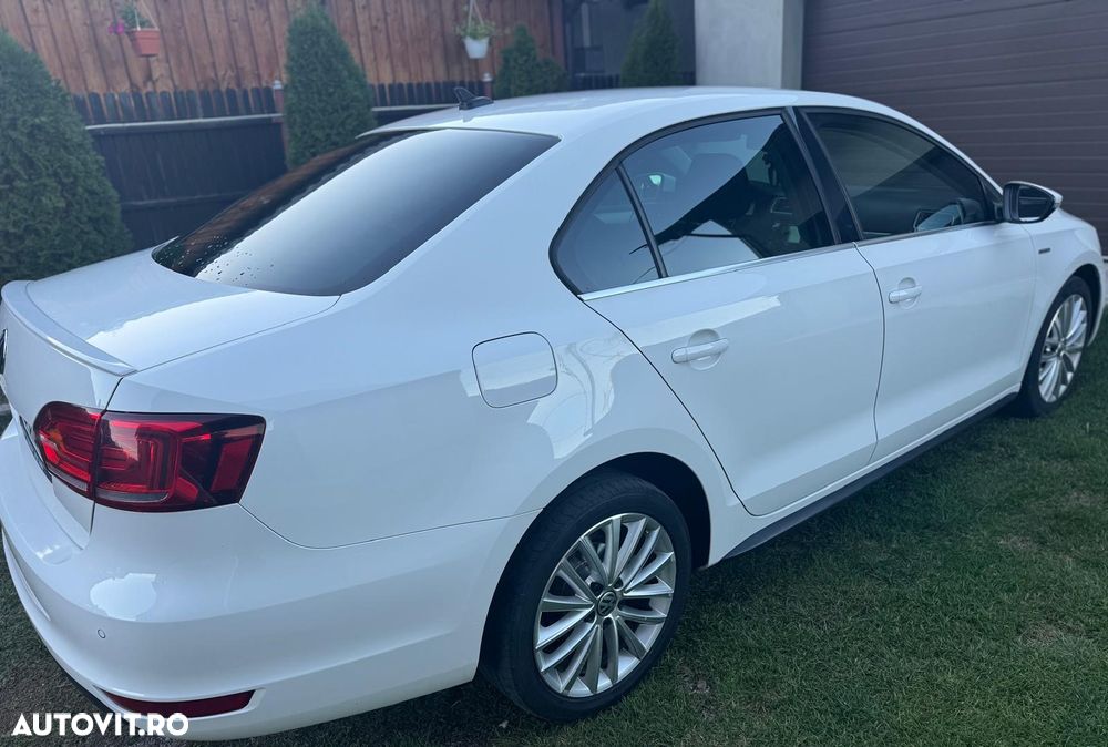 Volkswagen Jetta - 15