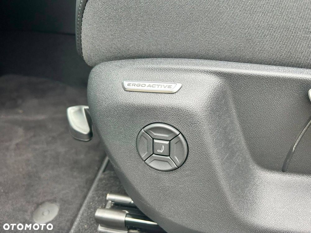 Volkswagen Tiguan - 19