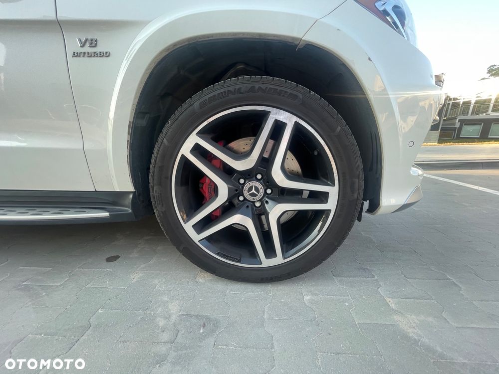 Mercedes-Benz GL - 13
