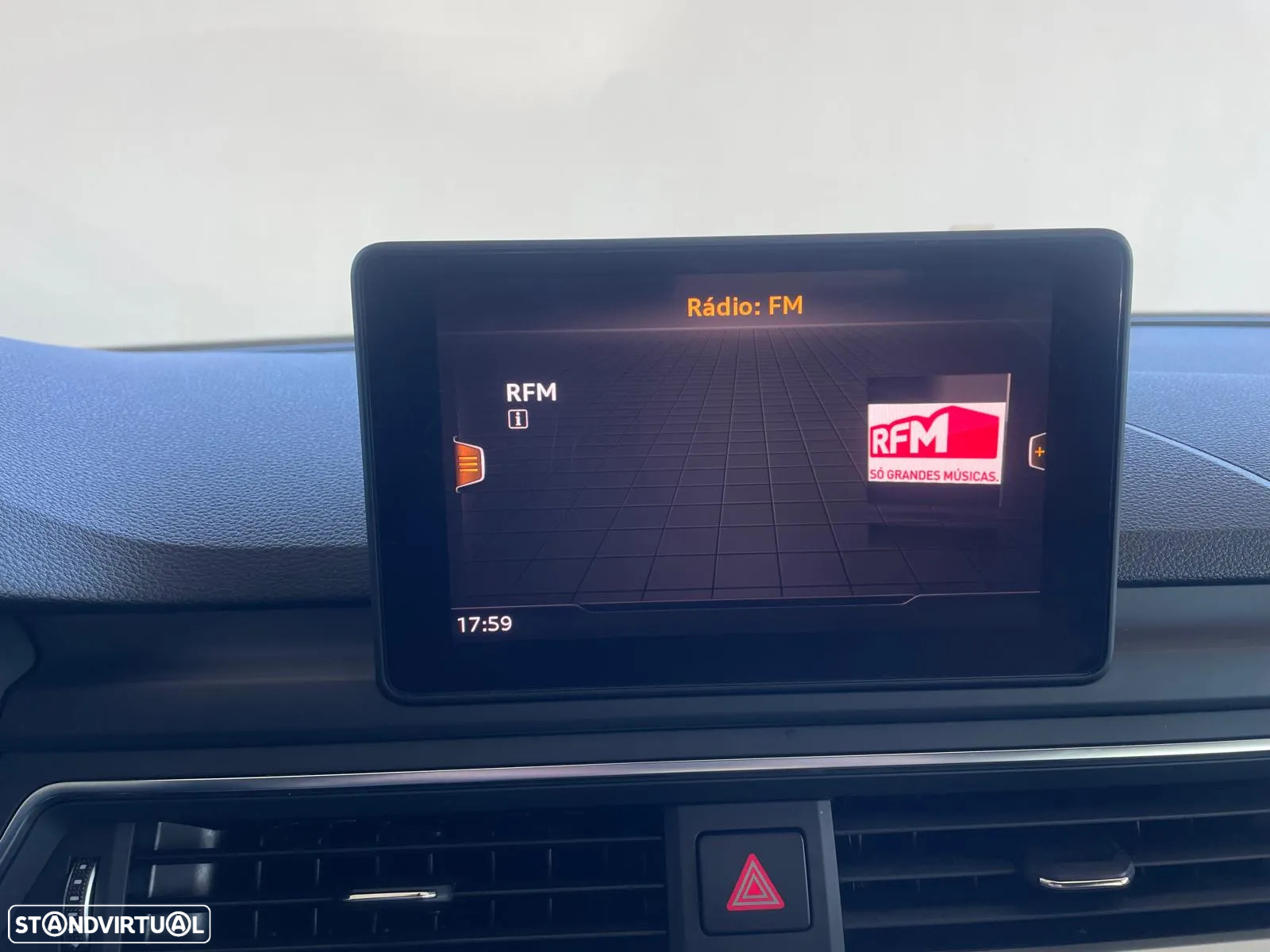 Audi A4 Avant 2.0 TDI Business Line - 14