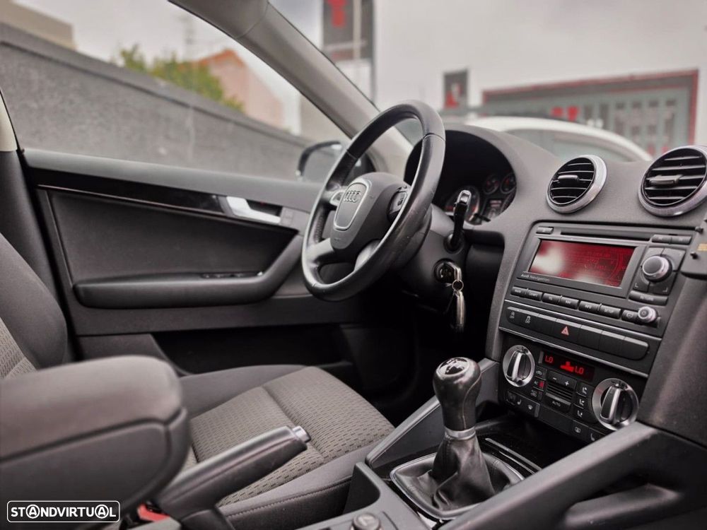 Audi A3 Sportback 1.6 TDI S-line - 25
