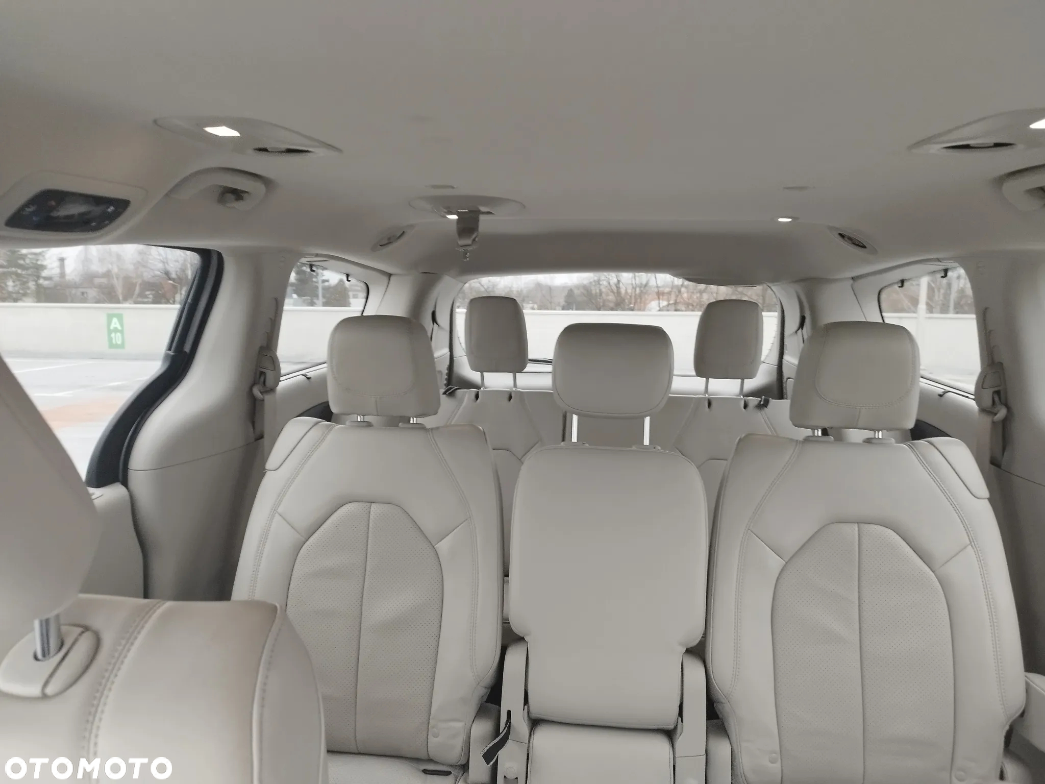 Chrysler Pacifica - 13
