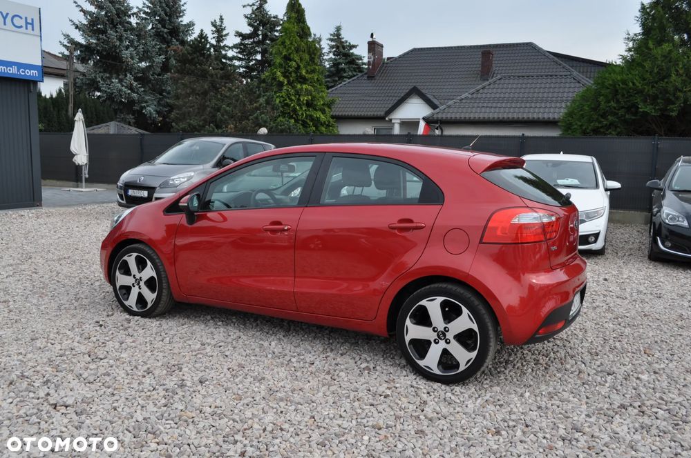 Kia Rio - 10