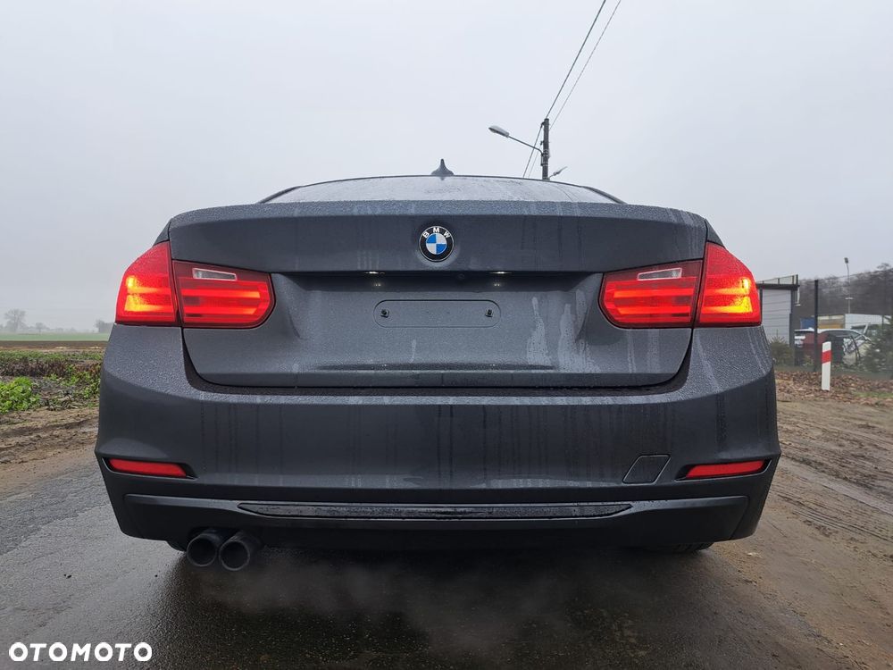 BMW Seria 3 328i xDrive - 12