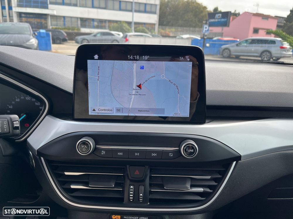 Ford Focus 1.0 EcoBoost Business - 40
