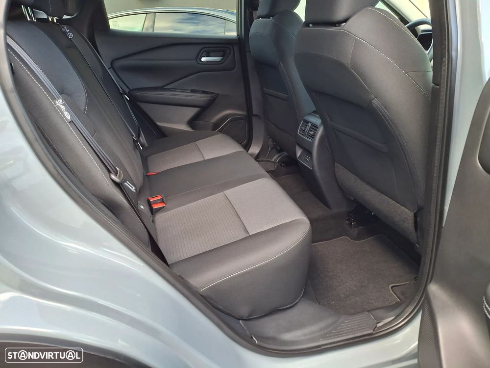 Nissan Qashqai 1.3 DIG-T N-Connecta DCT - 31