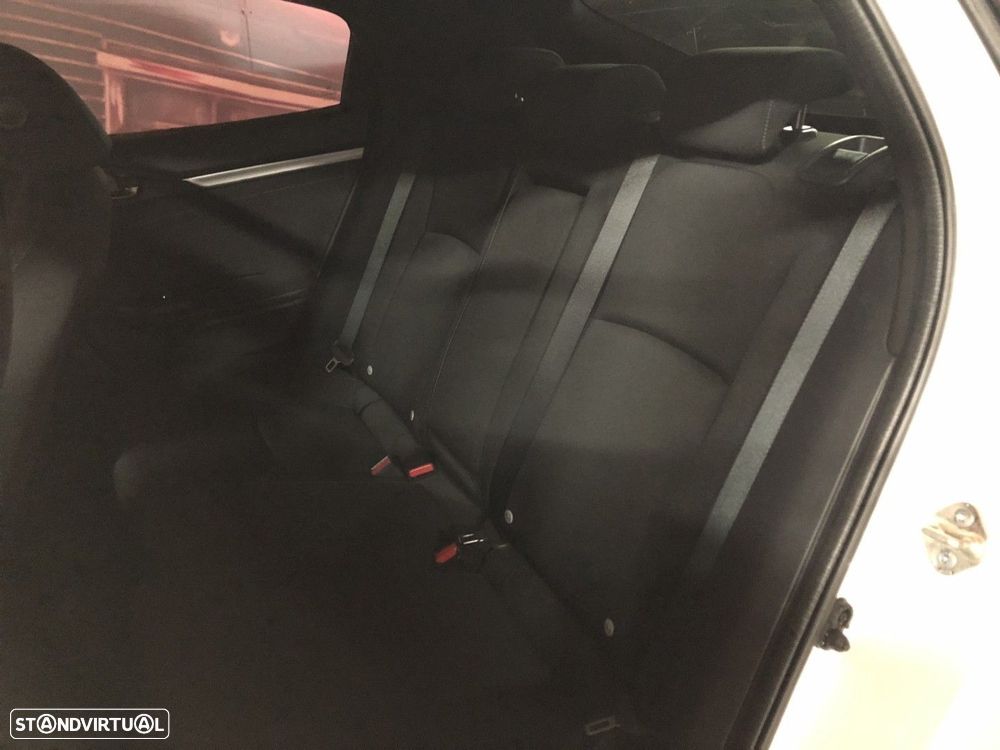 Honda Civic 1.0 i-VTEC Executive Premium - 8
