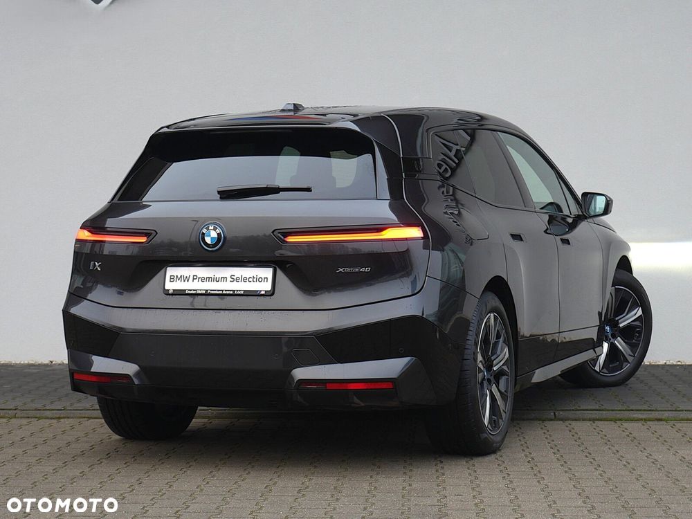 BMW iX - 4