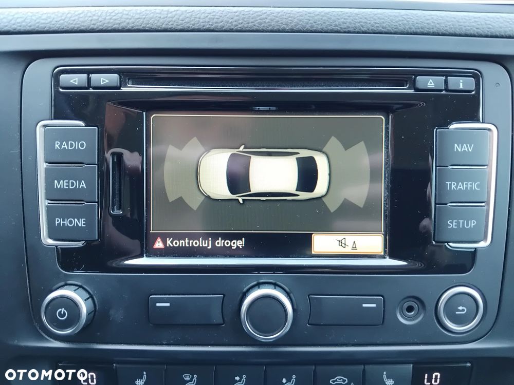 Volkswagen Jetta 2.0 TDI Highline - 13