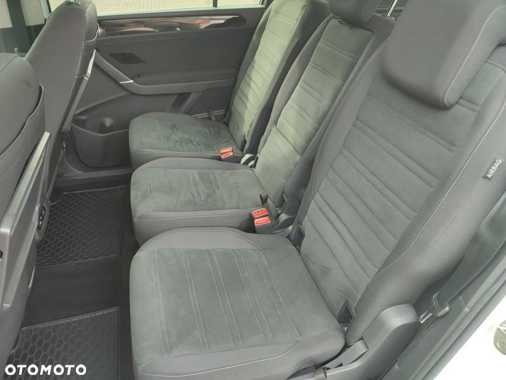 Volkswagen Touran - 19