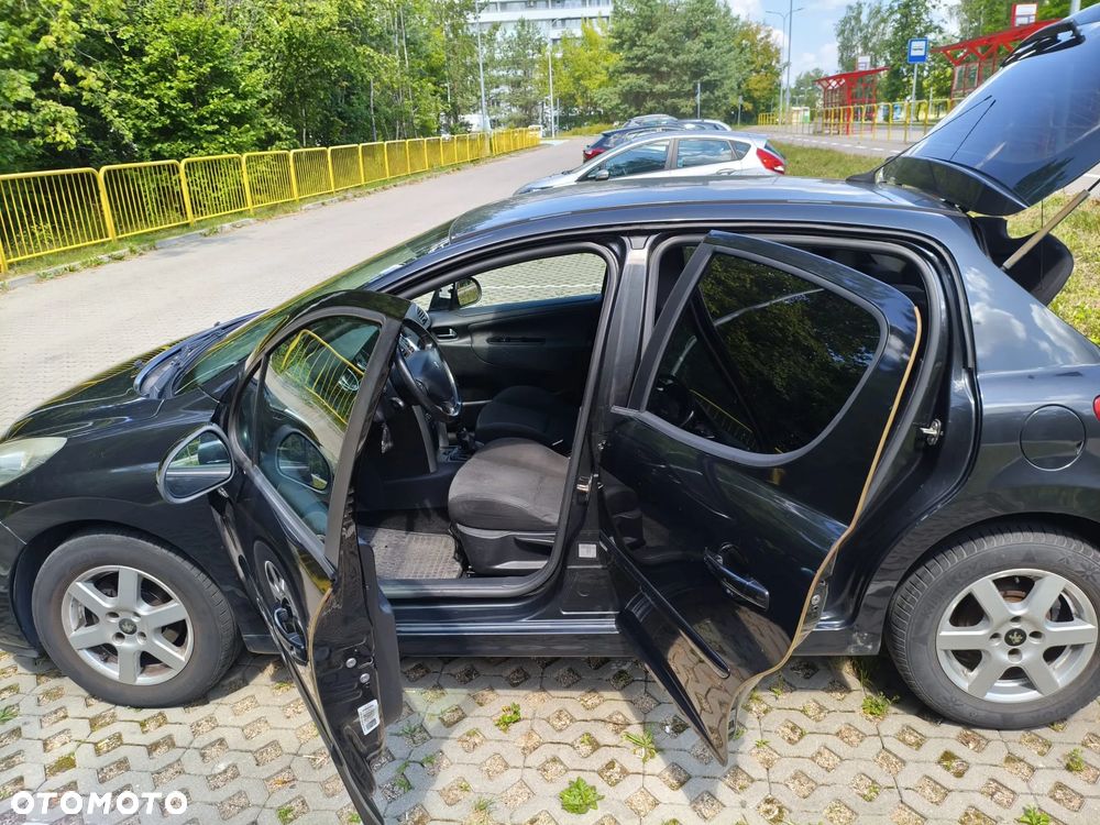 Peugeot 207 - 16
