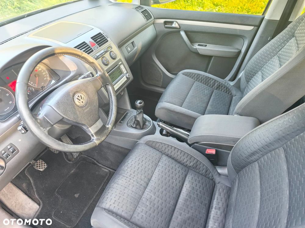 Volkswagen Touran - 5