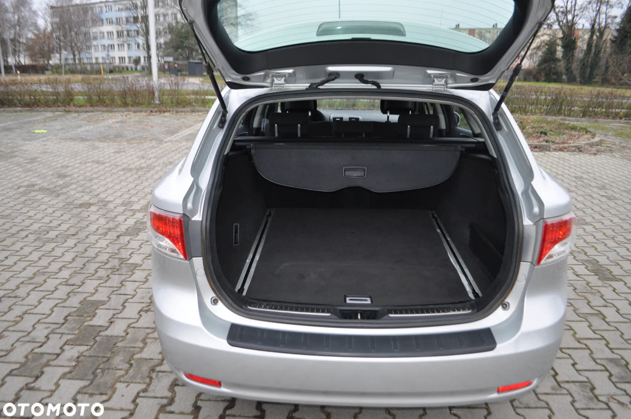 Toyota Avensis 1.8 Active - 19