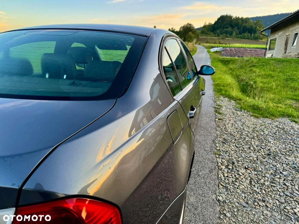 BMW Seria 3 318d - 8