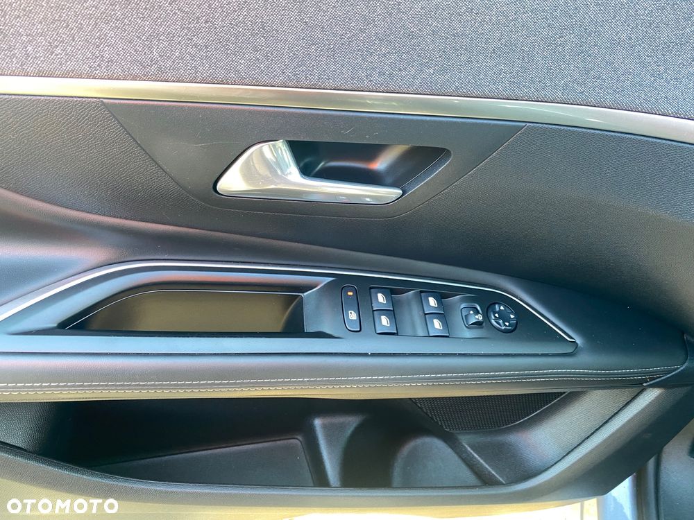 Peugeot 208 PureTech 130 EAT8 Allure Pack - 14