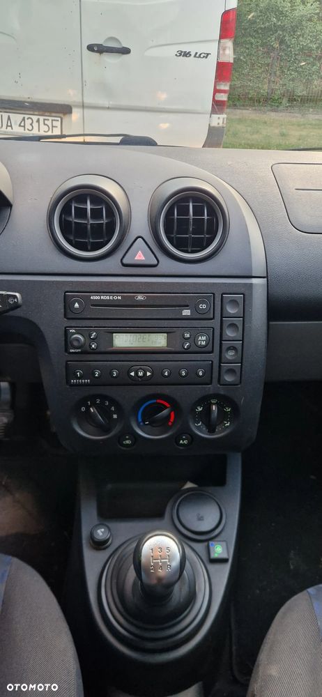 Ford Fiesta 1.4 Ambiente - 7
