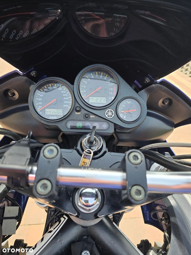Yamaha FZS - 13