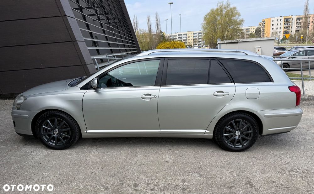 Toyota Avensis 1.8 VVT-i Combi - 5