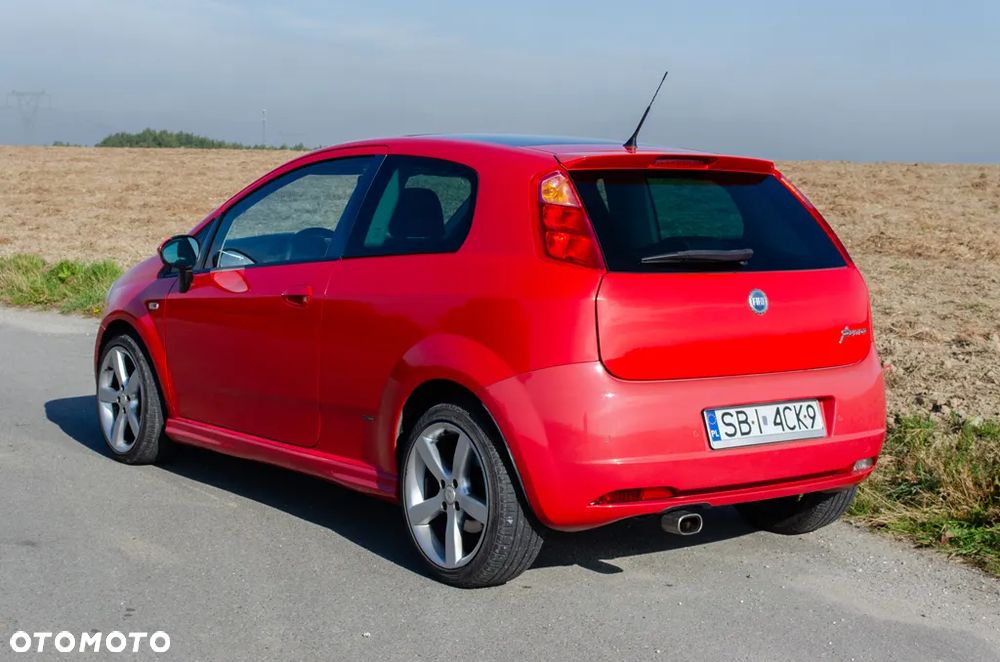 Fiat Grande Punto 2006 photo 5