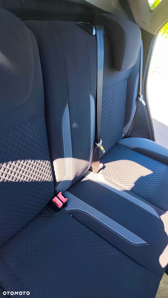 Ford Fiesta 1.0 EcoBoost S&S TITANIUM - 19