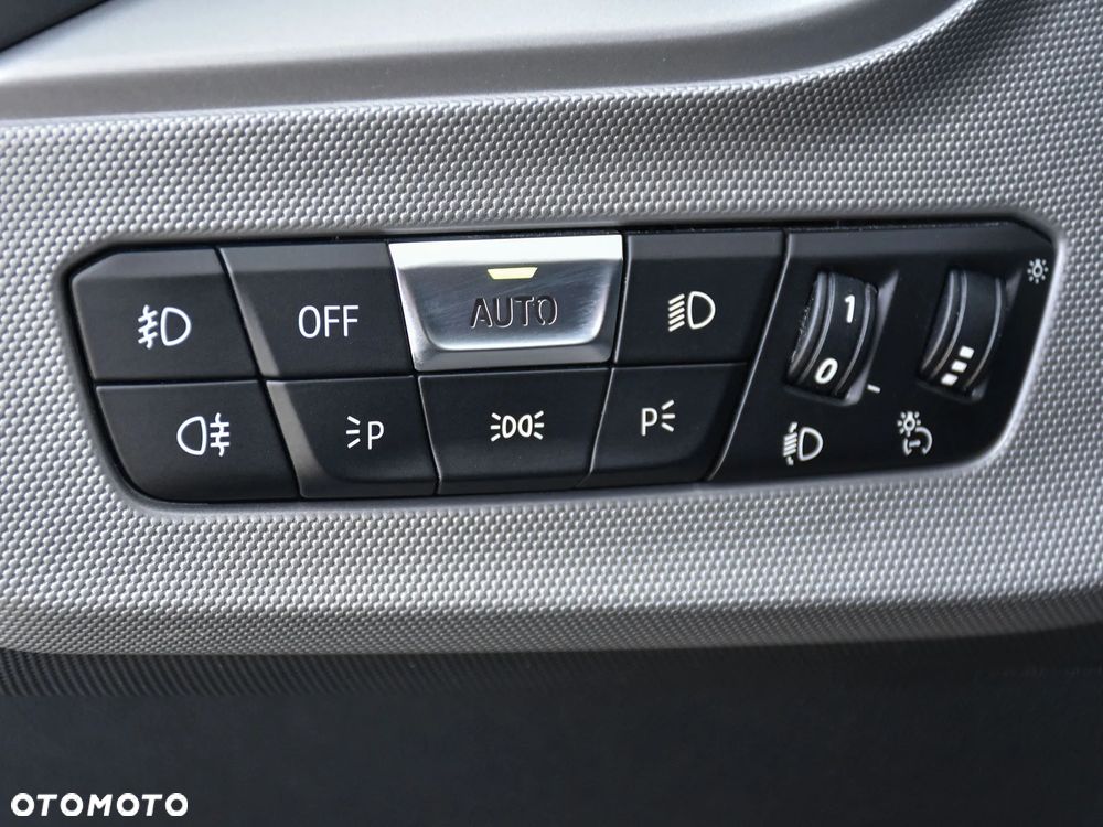 BMW Seria 1 118i Advantage - 11