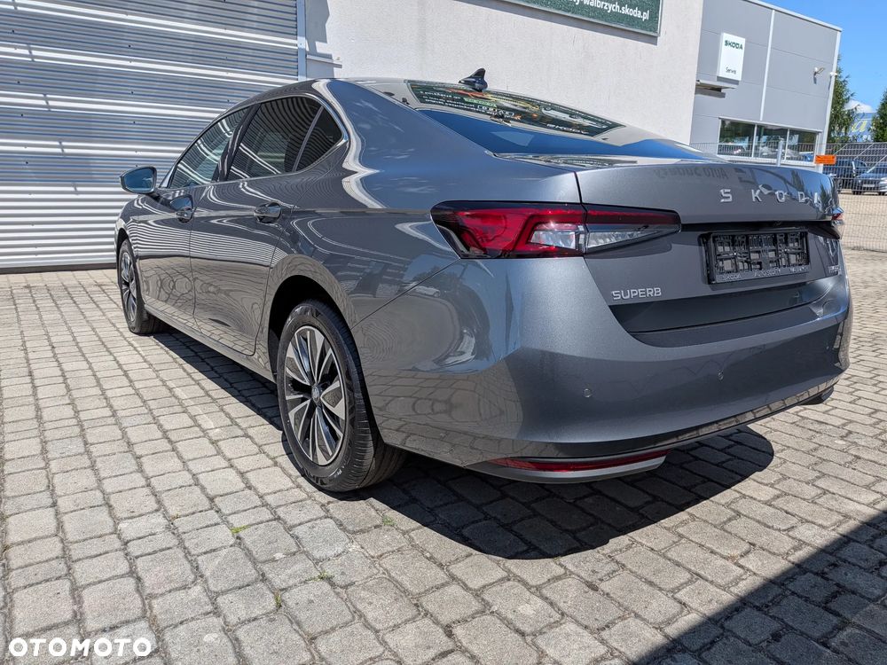 Skoda Superb 1.5 TSI mHEV Selection DSG - 9