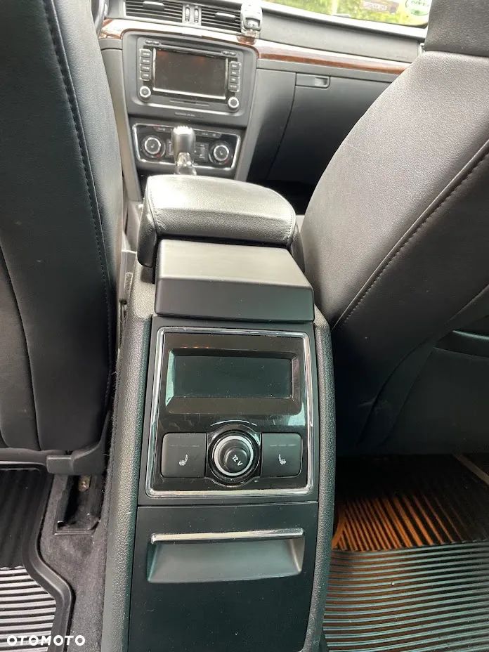 Skoda Superb 2.0 TDI Elegance - 11