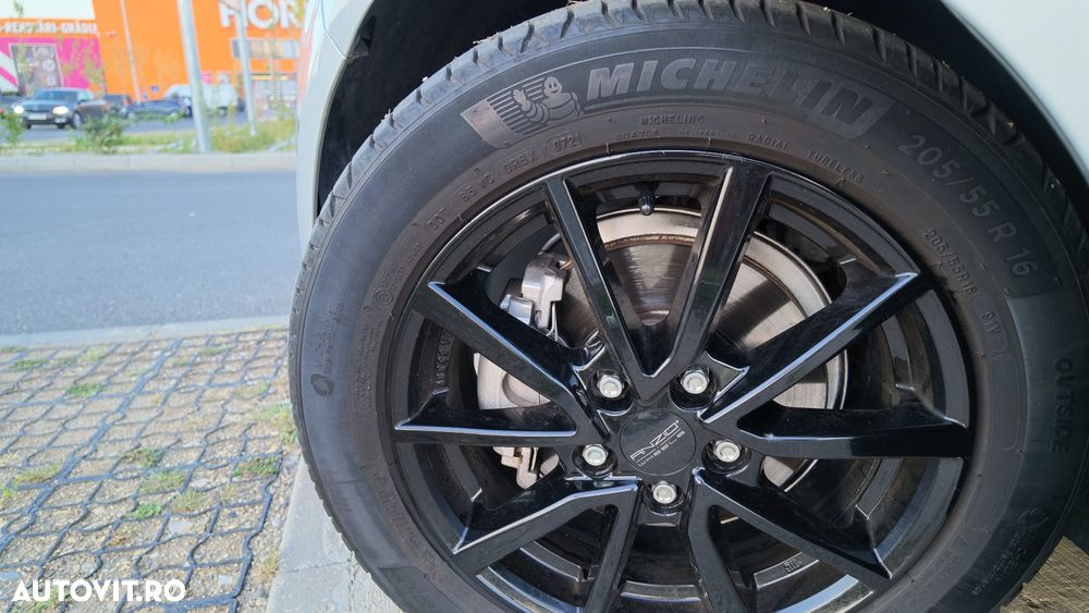 Ford Focus 1.0 EcoBoost Trend Edition - 8