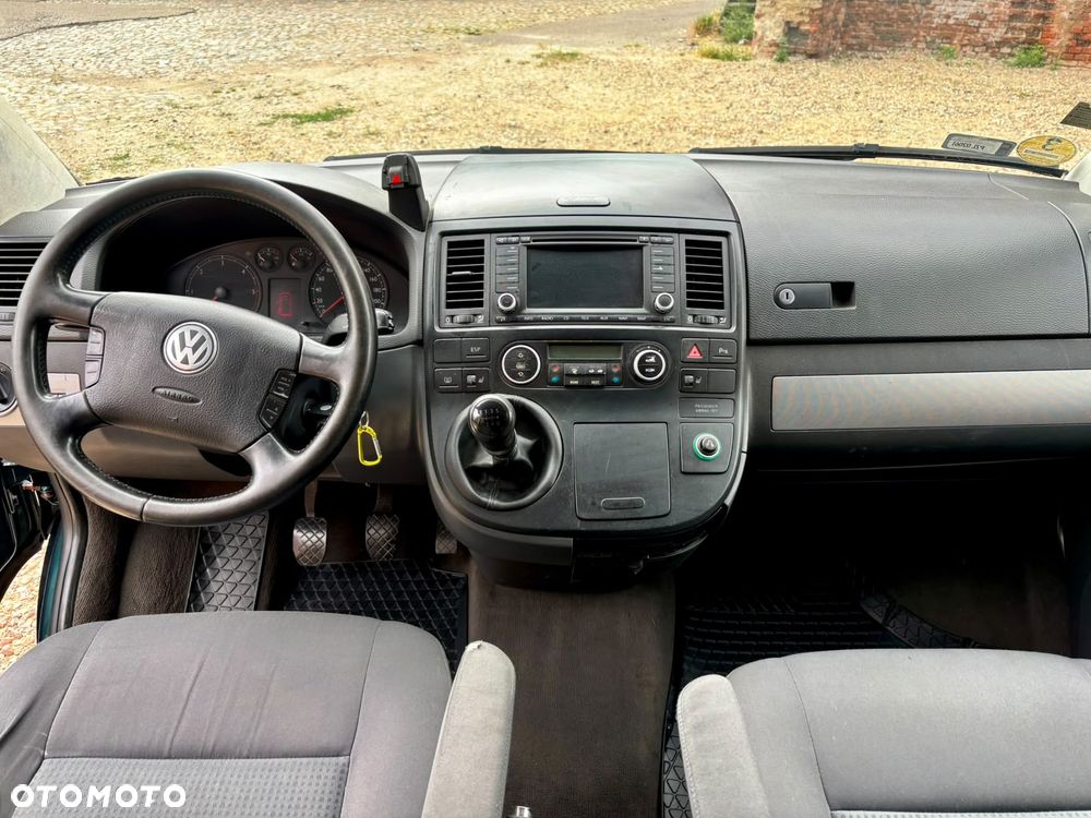 Volkswagen Multivan - 13